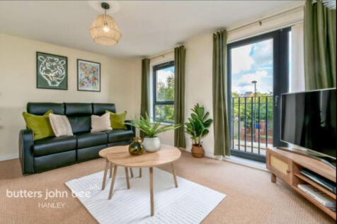 4 bedroom end of terrace house for sale