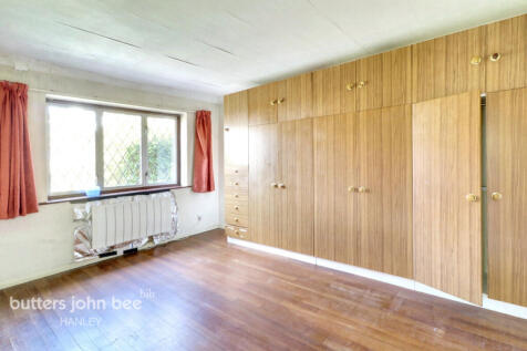 2 bedroom semi-detached bungalow for sale