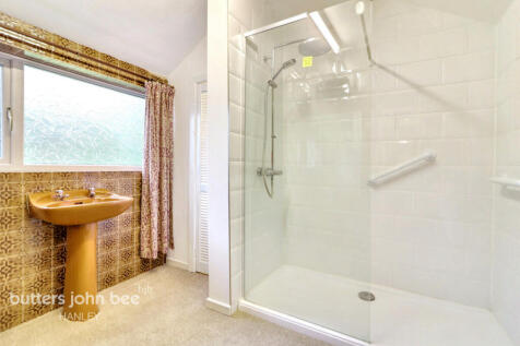 2 bedroom detached house for sale