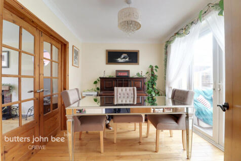 Osborne Grove, Crewe 4 bed detached house for sale