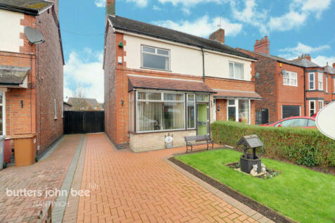 3 bedroom semi-detached house for sale