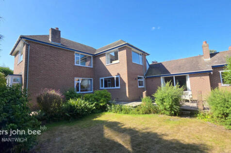 Den Lane, Crewe 3 bed detached house for sale