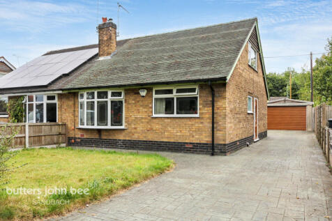 3 bedroom semi-detached bungalow for sale