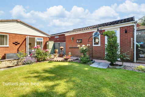 2 bedroom detached bungalow for sale