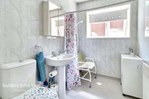 2 bedroom detached bungalow for sale