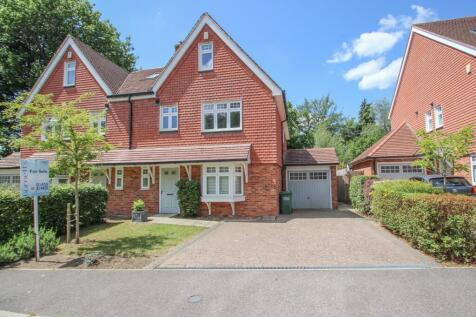 4 bedroom semi-detached house for sale