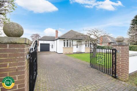 Kenneth Avenue, Dunsville, Doncaster 4 bed detached bungalow for sale
