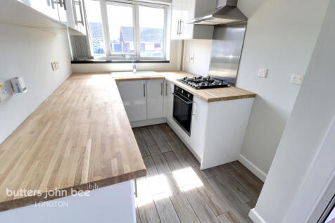 2 bedroom semi-detached bungalow for sale