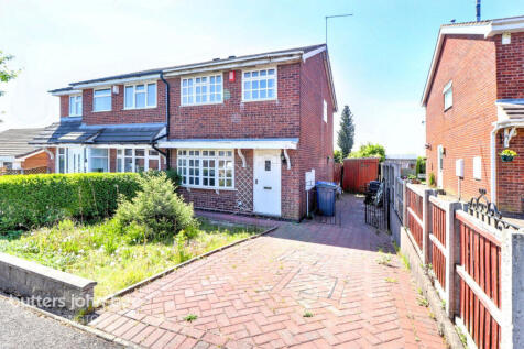 3 bedroom semi-detached house for sale