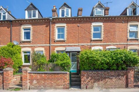 Horns Road, Stroud 2 bed terraced house for sale