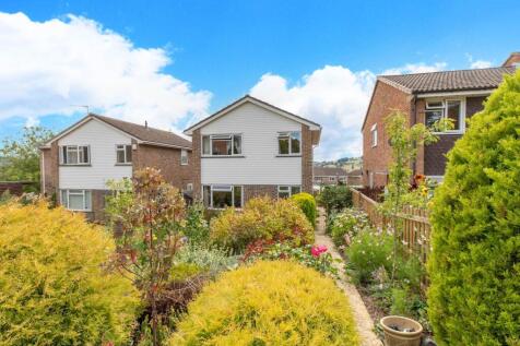 The Bassetts, Cashes Green 3 bed detached house for sale