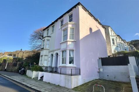 5 bedroom semi-detached house for sale