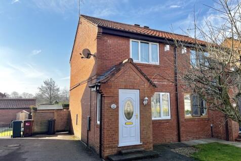 2 bedroom semi-detached house for sale