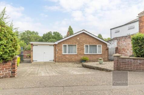 Yarmouth Road, Norwich NR7 2 bed detached bungalow for sale