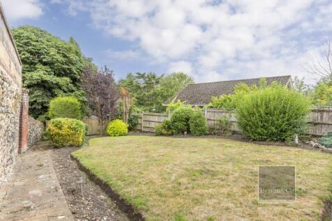 Yarmouth Road, Norwich NR7 2 bed detached bungalow for sale