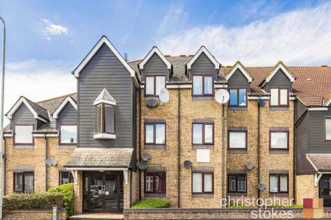 Percival Court, Windmill Lane... 2 bed flat for sale
