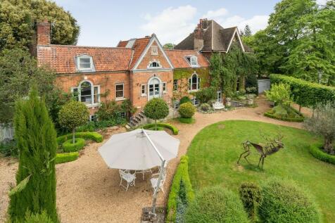 7 bedroom detached house for sale