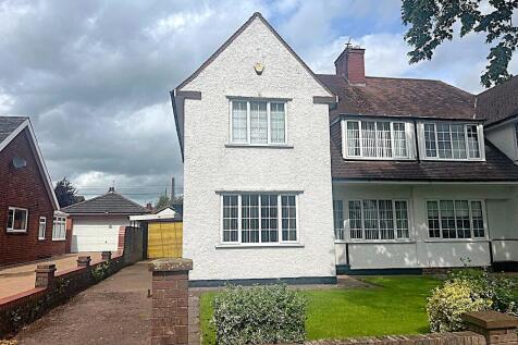 4 bedroom semi-detached house for sale