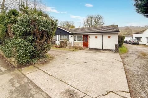 Byrons Lane, Macclesfield SK11 6 bed detached bungalow for sale