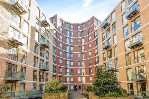 1 bedroom ground floor flat for sale