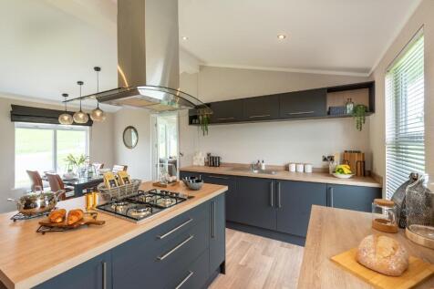 Riverside Meadow at Newport Park... 2 bed park home for sale