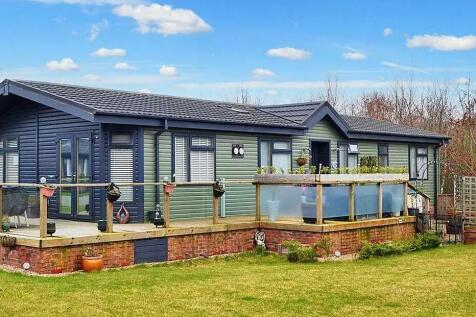 2 bedroom lodge for sale