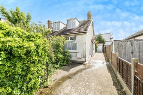 2 bedroom semi-detached bungalow for sale
