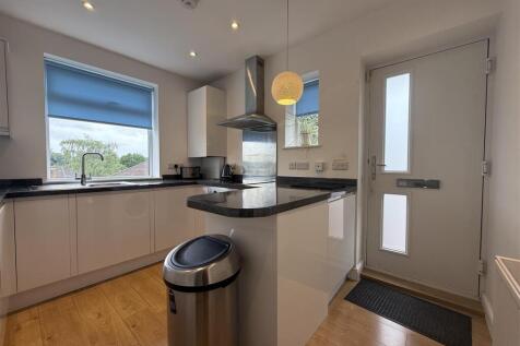 2 bedroom semi-detached bungalow for sale