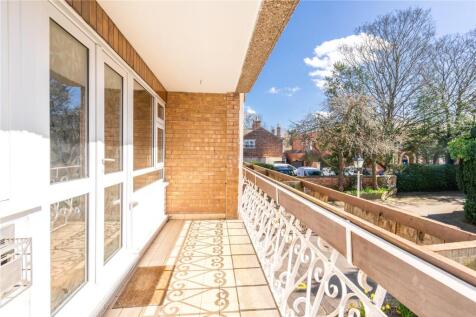 Selmeston Court, Grimsby... 2 bed apartment for sale