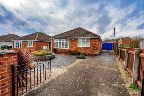 Priory Road, Grimsby, Lincolnshire, DN37 2 bed bungalow for sale