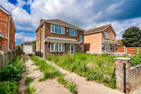 Oakwood Drive, Grimsby, Lincolnshire... 3 bed detached house for sale