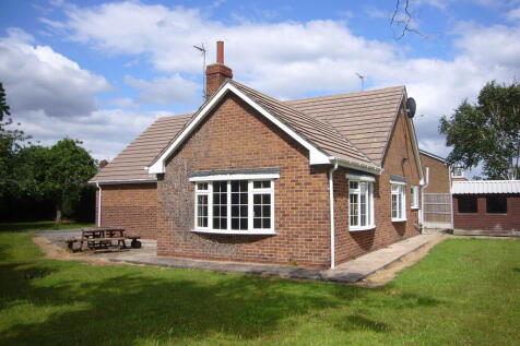 Hull Road, Howden, DN14 7AH 2 bed detached bungalow for sale