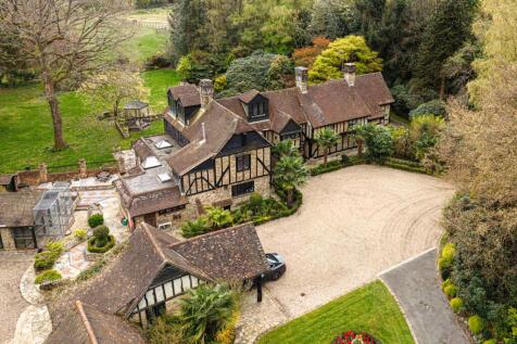 High Road, Chipstead 6 bed detached house for sale