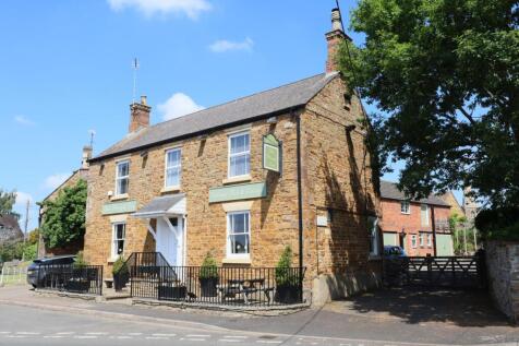 Main Street, Caldecott LE16 Character property for sale