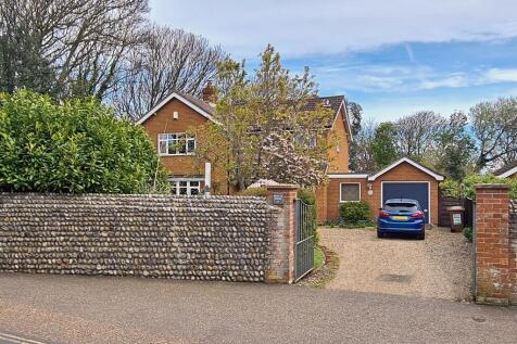 High Street, Mundesley 3 bed detached house for sale