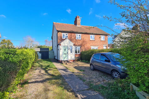 3 bedroom semi-detached house for sale