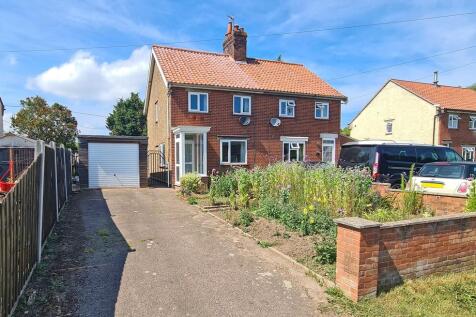 2 bedroom semi-detached house for sale