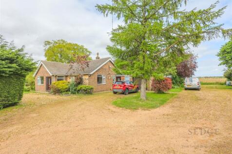 3 bedroom detached bungalow for sale