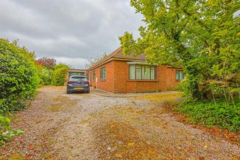 4 bedroom detached bungalow for sale