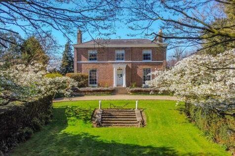 5 bedroom detached house for sale