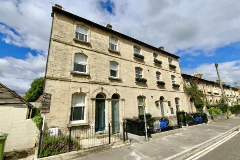 Queen street, Cirencester 4 bed end of terrace house for sale
