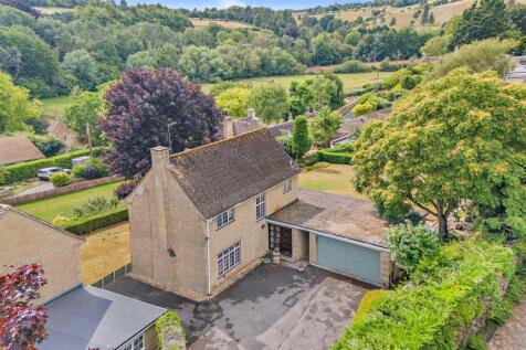 Baunton Near Cirencester. 4 bed detached house for sale