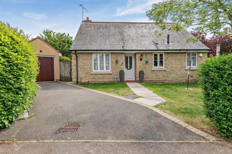 Millennium Way, Cirencester 2 bed bungalow for sale