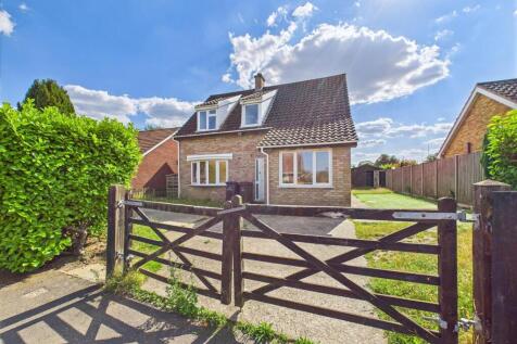 Neville Close, Saham Toney 4 bed detached house for sale
