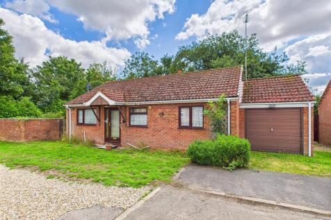 Park Road, Gressenhall 2 bed detached bungalow for sale
