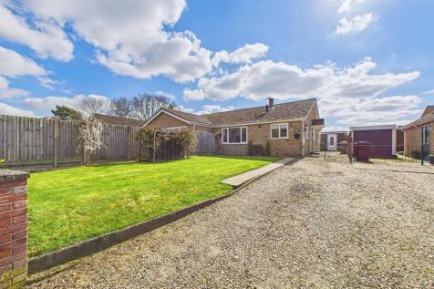 2 bedroom semi-detached bungalow for sale