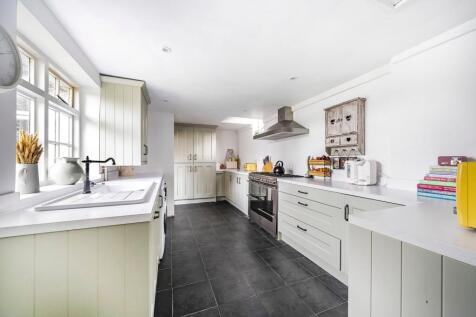 3 bedroom cottage for sale