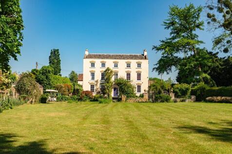 5 bedroom link detached house for sale
