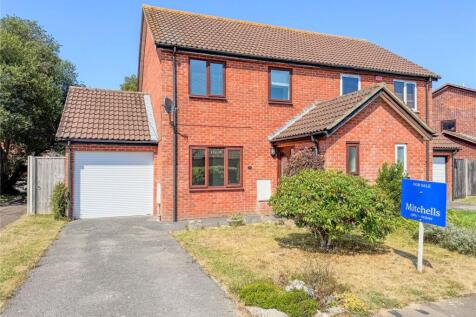 3 bedroom semi-detached house for sale