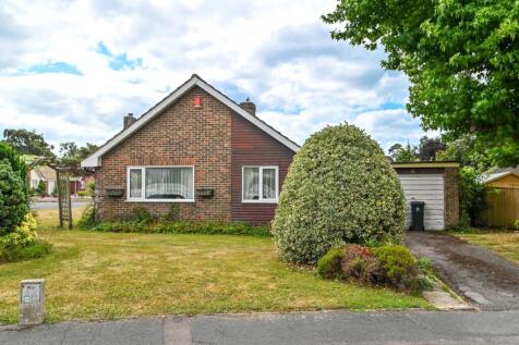 Holmhurst Avenue, Christchurch BH23 2 bed bungalow for sale